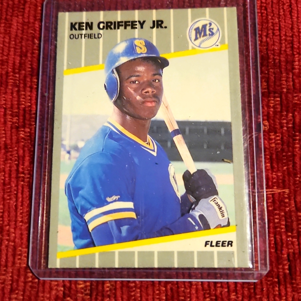 Ken Griffey Jr Fleer Rookie Card